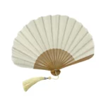 Składany wachlarz z haftem w stylu vintage